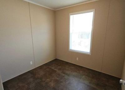 Photo 4 of 7 of home located at Pinewood Chillicothe, Il 61523 Lot 75 Chillicothe, IL 61523