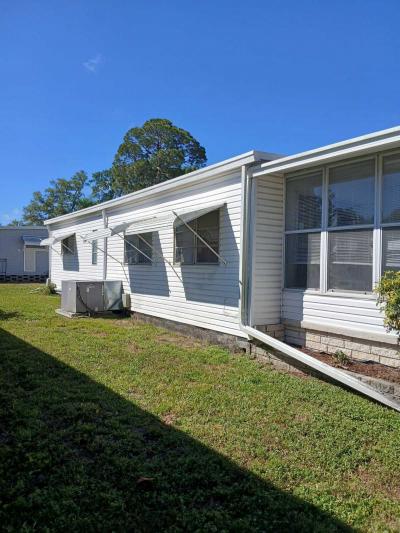 Photo 4 of 26 of home located at 9925 Ulmerton Rd., #77 Largo, FL 33771