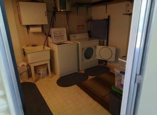 1990 Skyline Manufactured Home