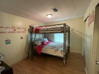 1981 HS Barrington Manufactured Home