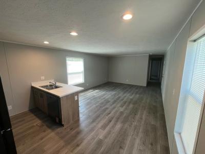 Photo 4 of 9 of home located at 2605 Aberdeen Dr. Findlay, OH 45840