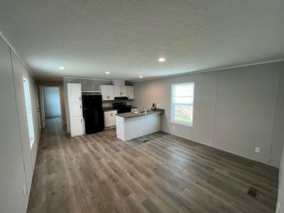 Photo 2 of 9 of home located at 2326 W. Dundee Dr. Findlay, OH 45840