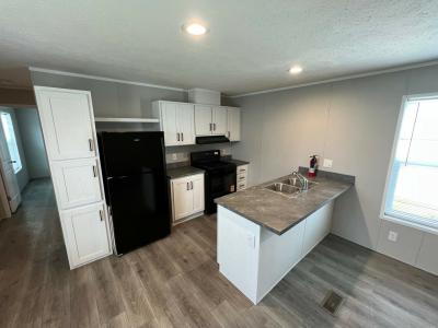 Photo 3 of 9 of home located at 2326 W. Dundee Dr. Findlay, OH 45840