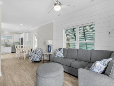 Photo 5 of 14 of home located at 126 Waters Way Islamorada, FL 33036