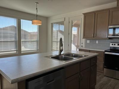 Photo 5 of 19 of home located at 3301 S Goldfield Road Lot 5033 Apache Junction, AZ 85119