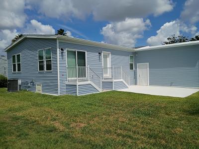 Photo 2 of 18 of home located at 2238 Common Loon Drive Lot 350 Lakeland, FL 33810
