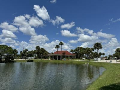 Photo 3 of 4 of home located at 952 Posadas Avenue Venice, FL 34285