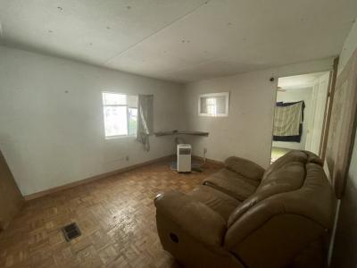 Photo 3 of 20 of home located at 13127 Grape Avenue Grand Island, FL 32735