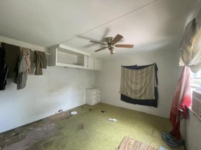 Photo 5 of 20 of home located at 13127 Grape Avenue Grand Island, FL 32735
