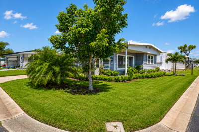 Photo 3 of 8 of home located at 508 44th Ave. E. Lot E-31 Bradenton, FL 34203
