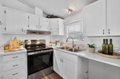 Photo 5 of 8 of home located at 508 44th Avenue East Lot D-17 Bradenton, FL 34203