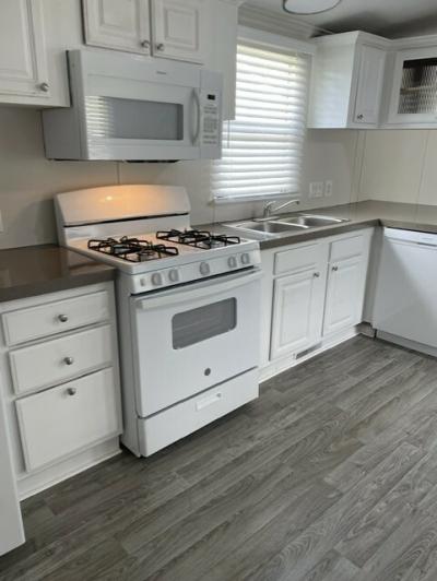 Photo 3 of 12 of home located at 27572 Moulon Rouge Dr #617 Romulus, MI 48174
