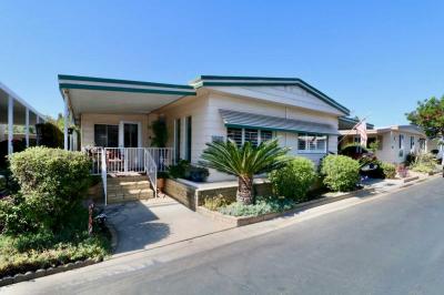 Photo 2 of 7 of home located at 16942 Lake Park Way #6 Yorba Linda, CA 92886