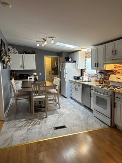 Photo 4 of 13 of home located at 7631 Lourdes Ave #98 Sterling Heights, MI 48314