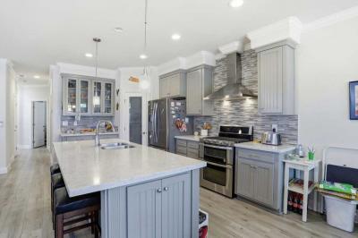 Photo 4 of 8 of home located at 563 Millpond Dr. San Jose, CA 95125