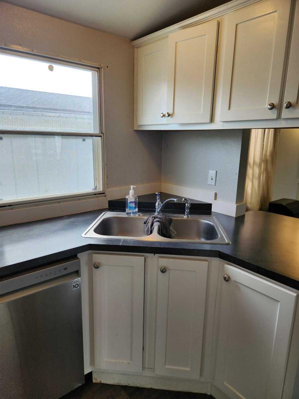 1998 Golden West Goldcoast Manufactured Home