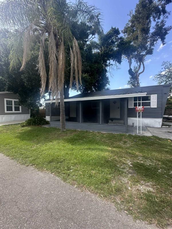 Photo 1 of 2 of home located at 12344 Seminole Blvd, Lot 32 Largo, FL 33778