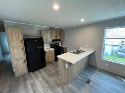 Photo 3 of 10 of home located at 2415 W. Dundee Dr. Findlay, OH 45840