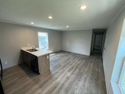 Photo 4 of 10 of home located at 2415 W. Dundee Dr. Findlay, OH 45840