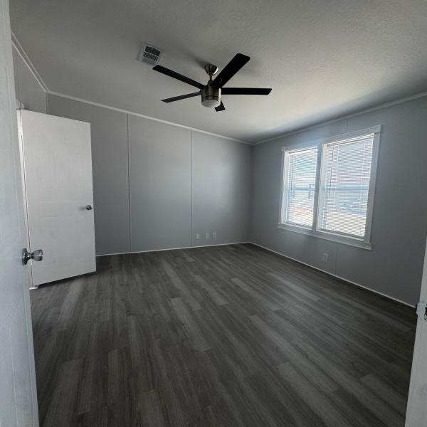 2004 Homes of Merit 49046 Mobile Home
