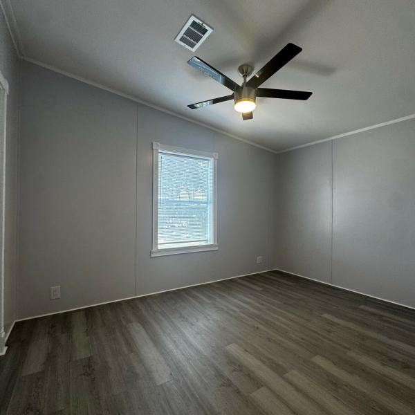 2004 Homes of Merit 49046 Mobile Home