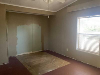 Photo 5 of 10 of home located at 2450 SW 38th Ave Lot 115 Ocala, FL 34474