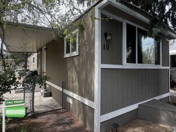 1972 FLEETWOOD Mobile Home For Sale