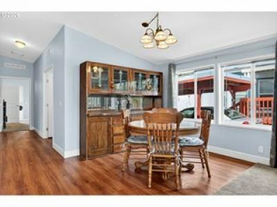 Photo 5 of 17 of home located at 20248 Highway 213 #45 Oregon City, OR 97045