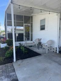 1990 Manufactured Home