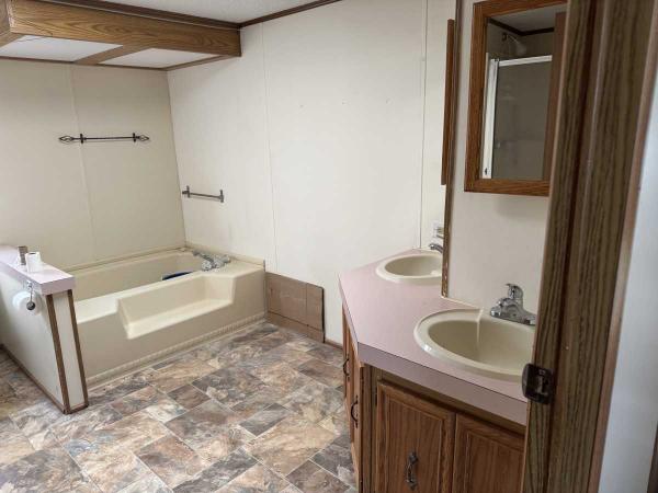 1991 Marshfield  Mobile Home For Sale
