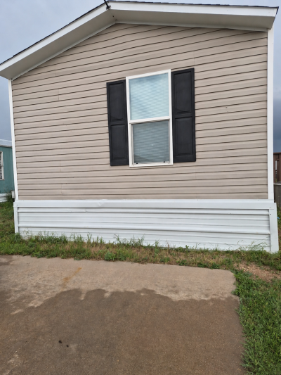 Mobile Home at 3300 Voight Blvd #426 San Angelo, TX 76905