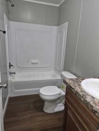 2017 CMH Manufacturing Inc 52HOU16723AH18 Manufactured Home