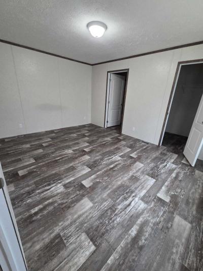 Photo 3 of 14 of home located at 8701 NE 107th Pl #158 Kansas City, MO 64157