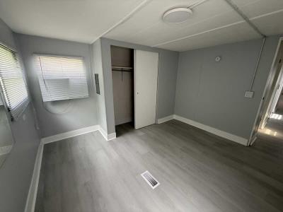 Photo 4 of 13 of home located at 1712 S Dixie Hwy #263 Crete, IL 60411