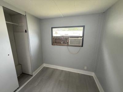 Photo 5 of 13 of home located at 1712 S Dixie Hwy #263 Crete, IL 60411