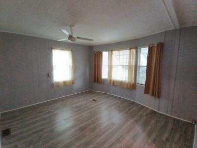 Photo 4 of 8 of home located at 7300 20th St., Lot 624 Vero Beach, FL 32966