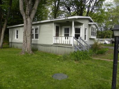 Photo 3 of 31 of home located at 17 Jones Rd Saratoga Springs, NY 12866