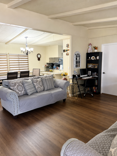 Photo 3 of 13 of home located at 1515 S Mojave Rd Las Vegas, NV 89104