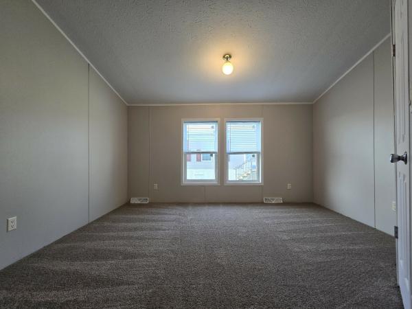 2003 Holly Park Mobile Home