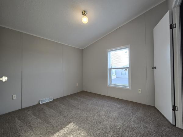 2003 Holly Park Mobile Home