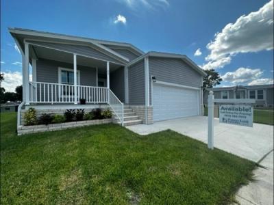 Photo 2 of 20 of home located at 40984 Roselle Loop Zephyrhills, FL 33540