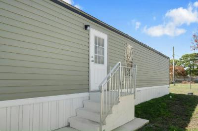 Photo 4 of 40 of home located at 224 W. Erie Drive Fort Pierce, FL 34946