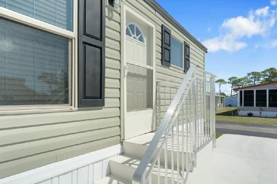 Photo 5 of 40 of home located at 224 W. Erie Drive Fort Pierce, FL 34946