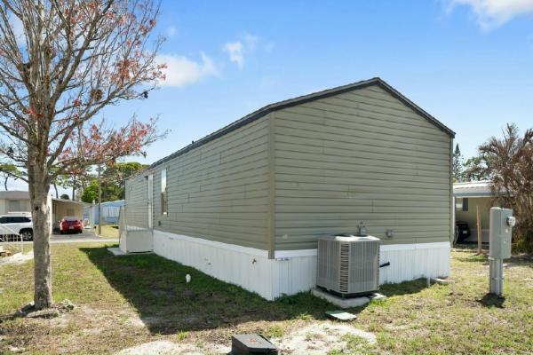 2025 Legacy Housing FG-H-1656-21FKA Manufactured Home