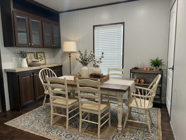 2016 CMH Manufacturing  Home