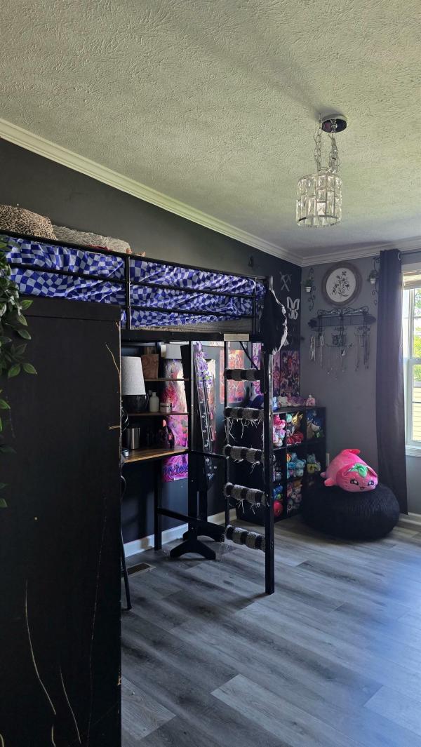 2019 Colony 28 DT138-A    Home