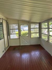 1976 NEW YORKER 70-12 Mobile Home
