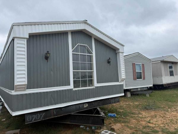 2000  Mobile Home For Sale