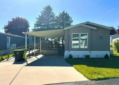 Photo 3 of 41 of home located at 411 Woodview Dr Greenville, MI 48838