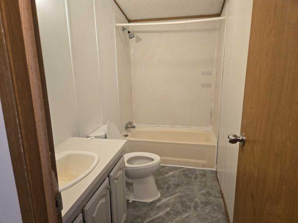1997 Holly Park MH Mobile Home